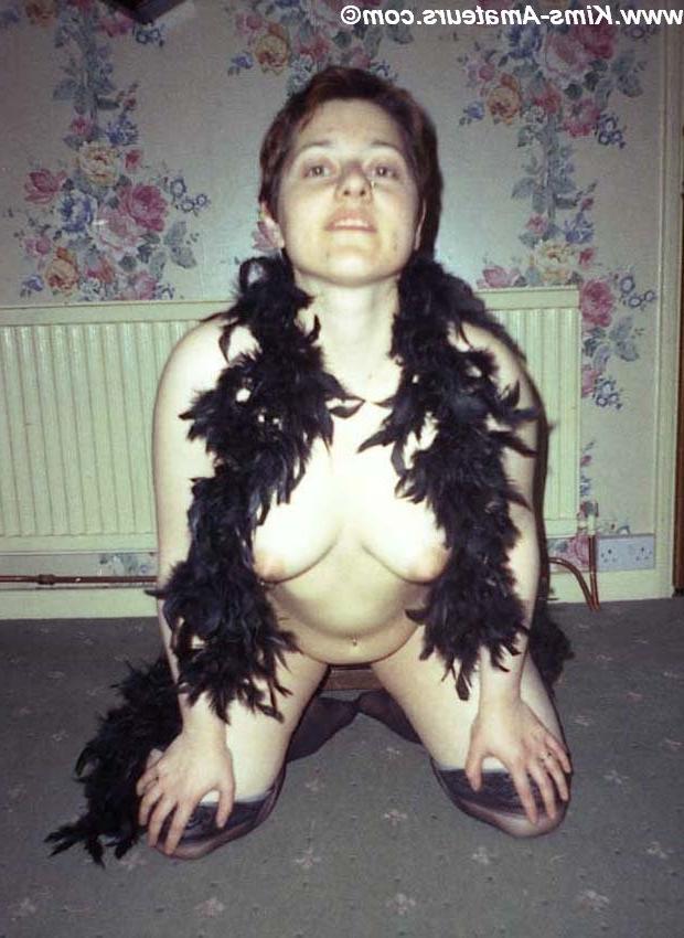 15P Amateur fetish-loving british housewife gets gangbanged