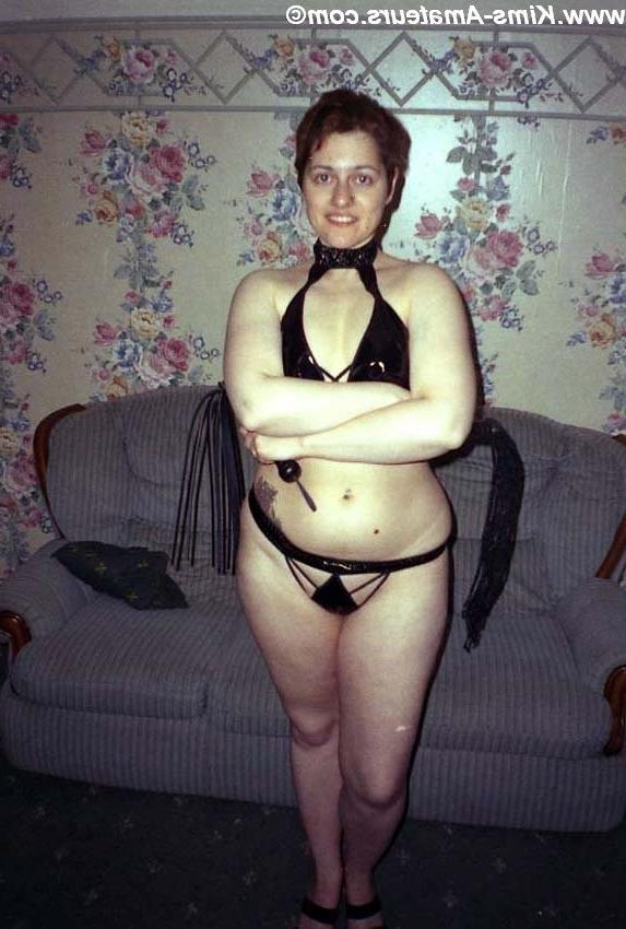 15P Amateur fetish-loving british housewife gets gangbanged
