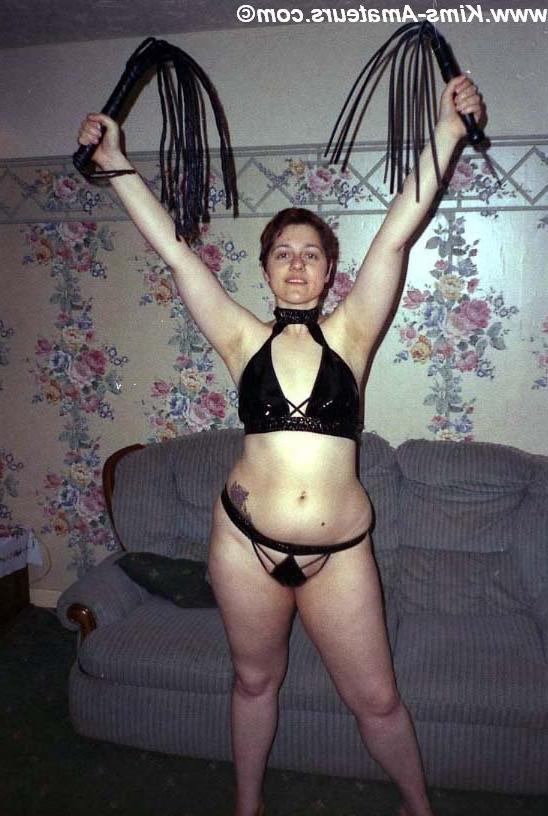 15P Amateur fetish-loving british housewife gets gangbanged