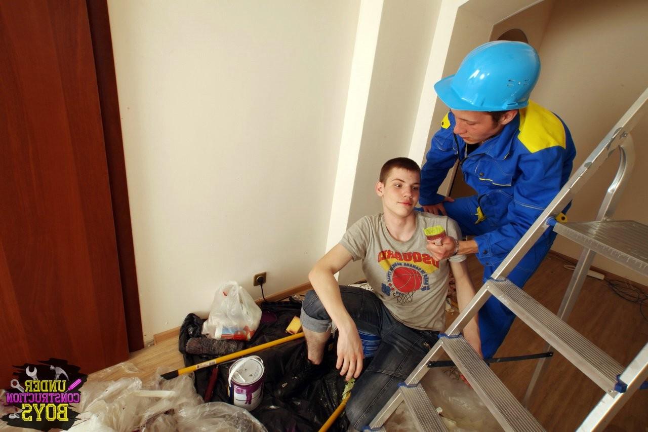 15P Naughty teen twink blowjob at the construction site