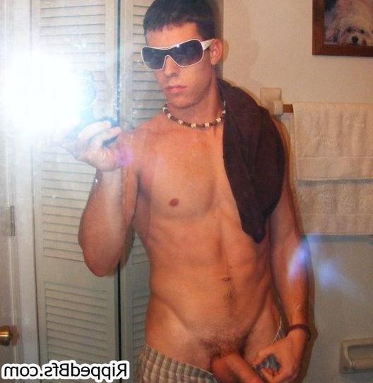 10P Hunk dude with nice muscular body is dancing around outdoor