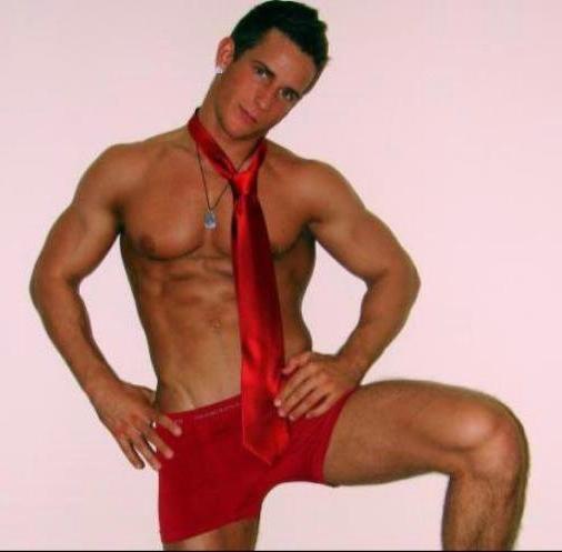 15P Hot muscular hunks posing in their underwear