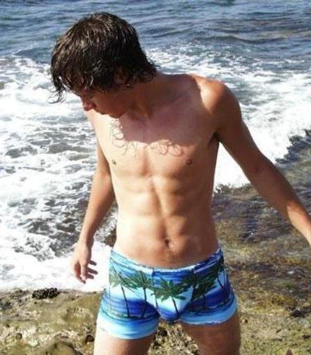 14P Random nude photos of hot twinks