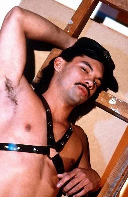 20P Leather dad seducing a latino dude and sucking his nice cock