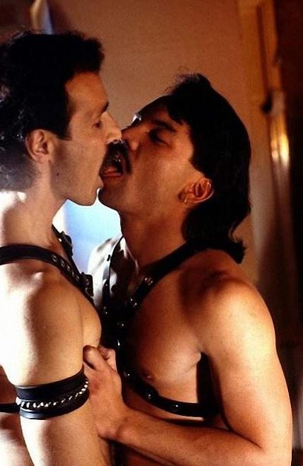 20P Leather dad seducing a latino dude and sucking his nice cock