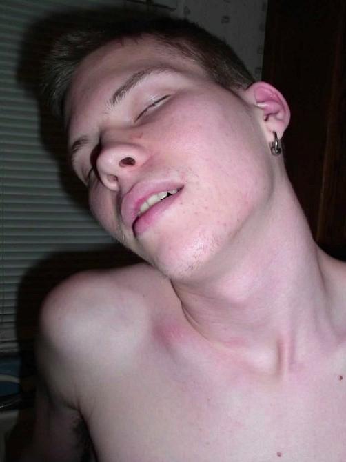 20P Hairy and smooth amateurs pounding kick in kitchen