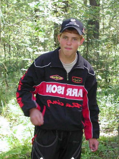 11P Hot twink flesh penetrated in the green woods!