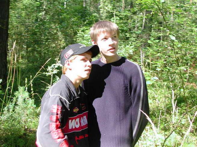 11P Hot twink flesh penetrated in the green woods!