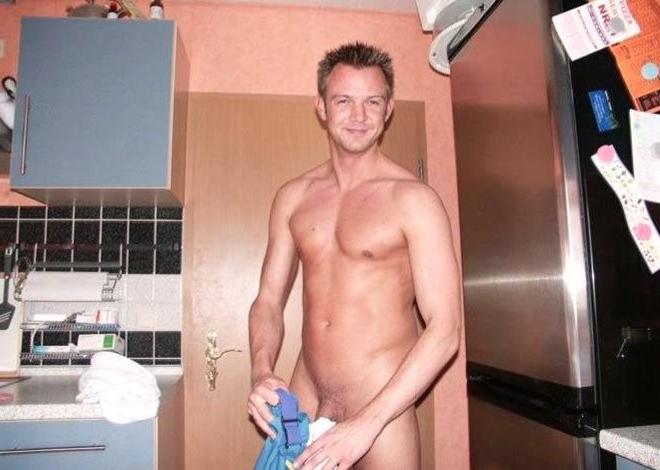 20P A plumbing specialist and tenant sucking pleasure in a kitchen