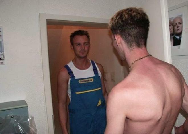 20P A plumbing specialist and tenant sucking pleasure in a kitchen