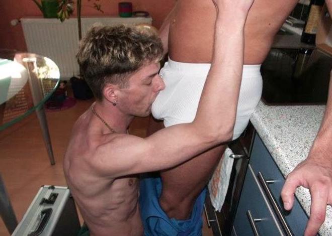20P A plumbing specialist and tenant sucking pleasure in a kitchen