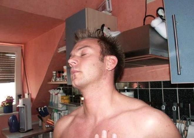 20P A plumbing specialist and tenant sucking pleasure in a kitchen