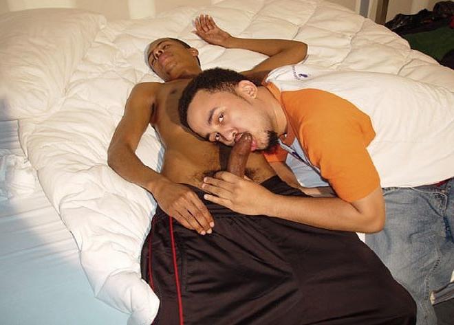 20P Interracial twink couple sucking and fucking gusto after classes