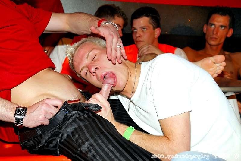 20P Loser gets forced to give mouth service to winner