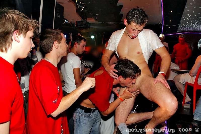 20P Loser gets forced to give mouth service to winner