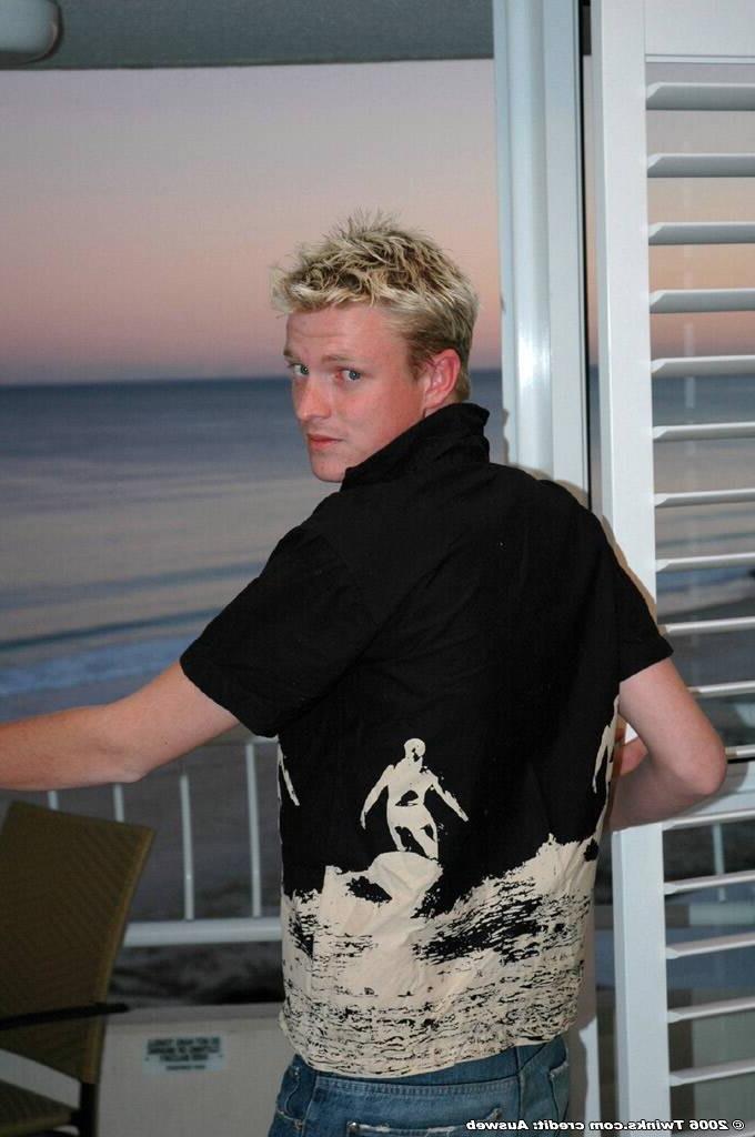 16P Hot blonde twink jackin his meat!