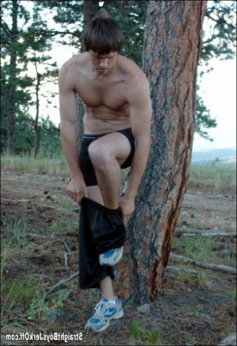 16P spicy twink outdoor posing naked and masturbate