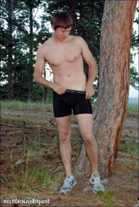 16P spicy twink outdoor posing naked and masturbate