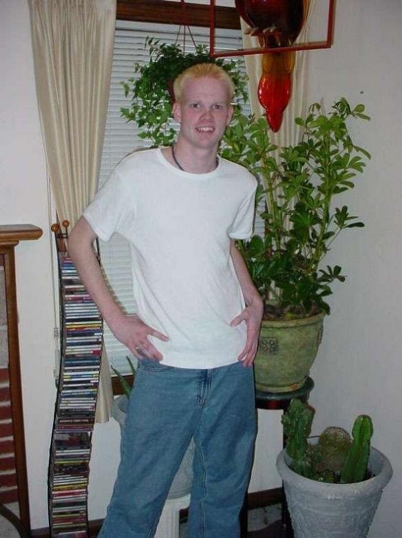 16P tender twink sexy posing in his house