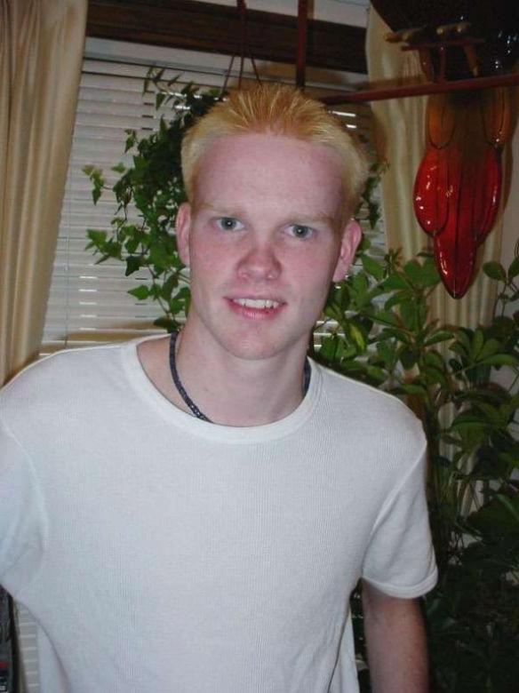 16P tender twink sexy posing in his house