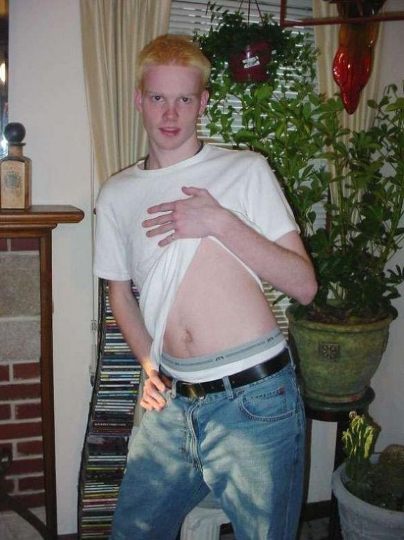 16P tender twink sexy posing in his house