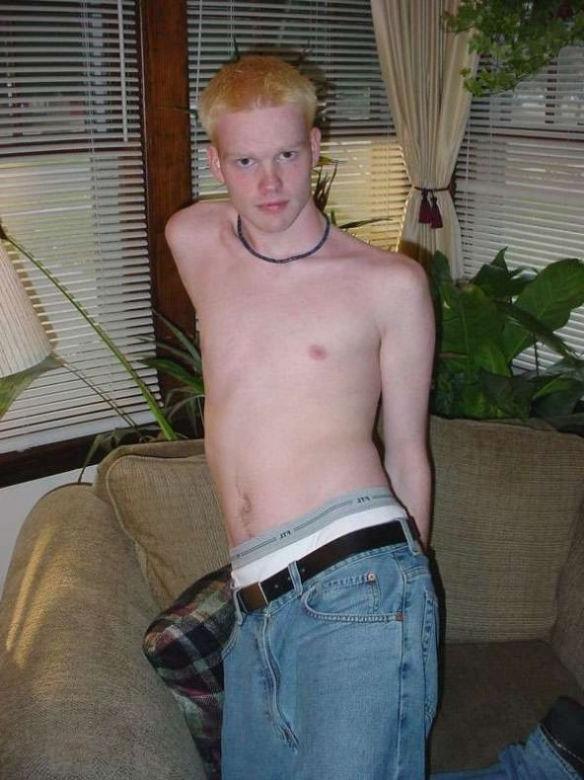 16P tender twink sexy posing in his house
