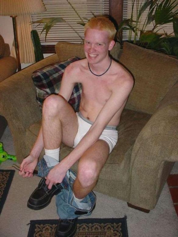 16P tender twink sexy posing in his house