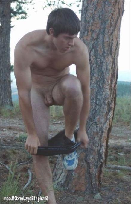 16P gorgeous twink bare outdoor erotic show