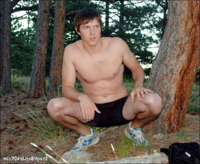 16P gorgeous twink bare outdoor erotic show