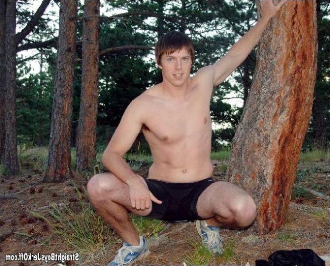 16P gorgeous twink bare outdoor erotic show