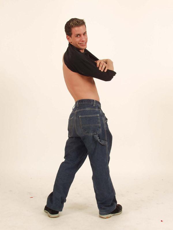 15P Studly twink babe strips off his shirt