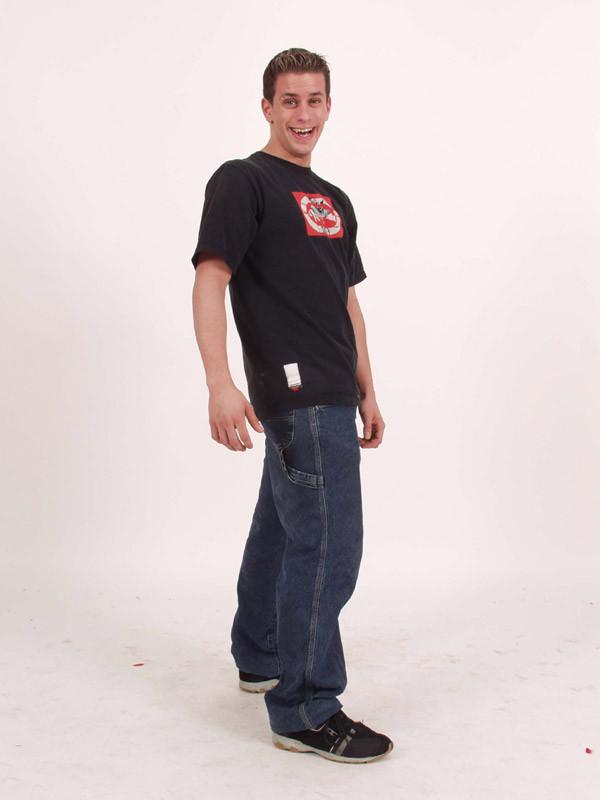 15P Studly twink babe strips off his shirt