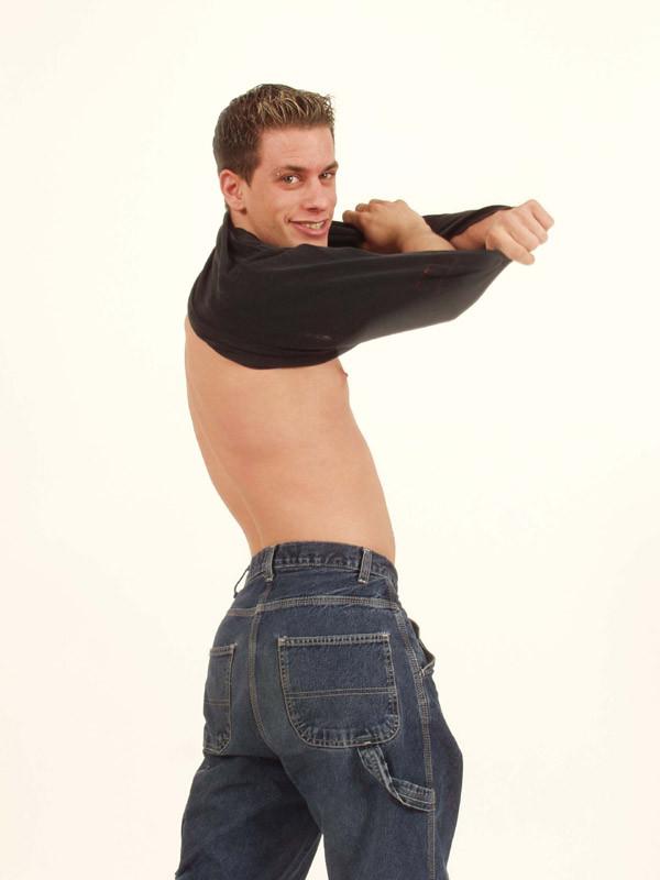 15P Studly twink babe strips off his shirt