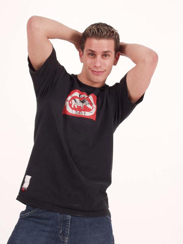 15P Studly twink babe strips off his shirt