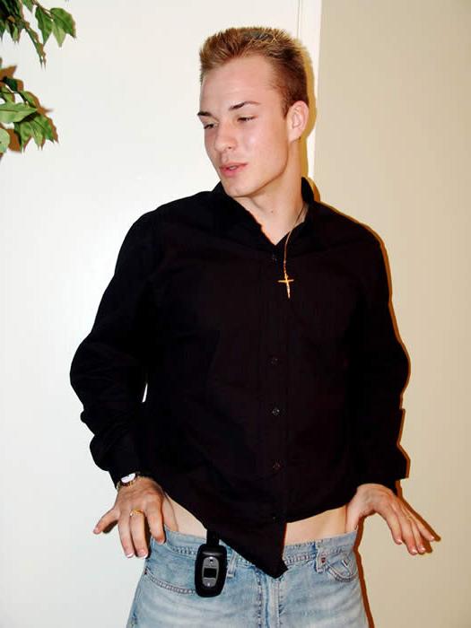 13P Hot twink undressing and posing