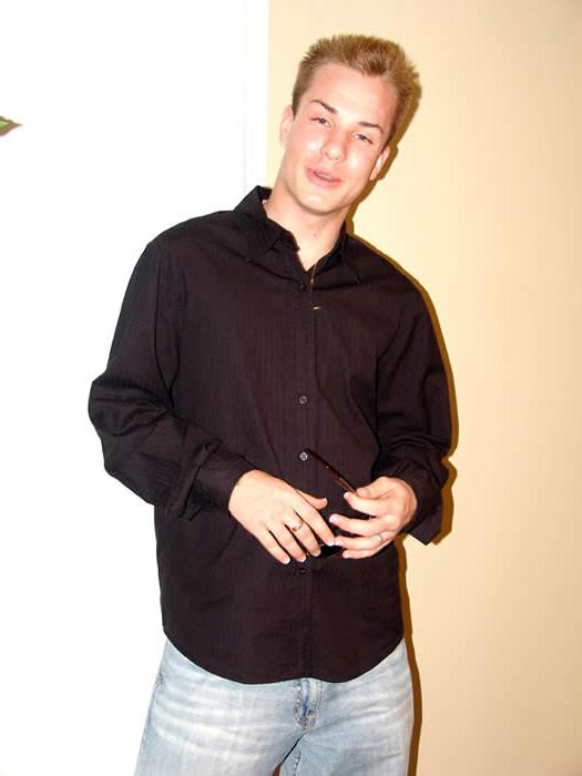 13P Hot twink undressing and posing