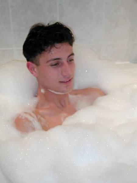 13P Cute twink masturbating in the bath