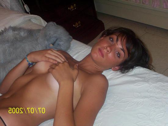 16P Various photos of naughty girl on girl action