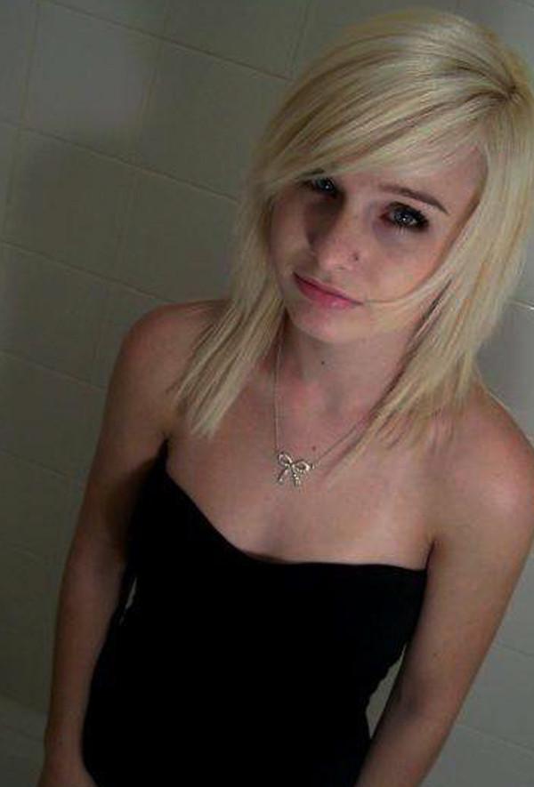 15P Babes posing and shooting