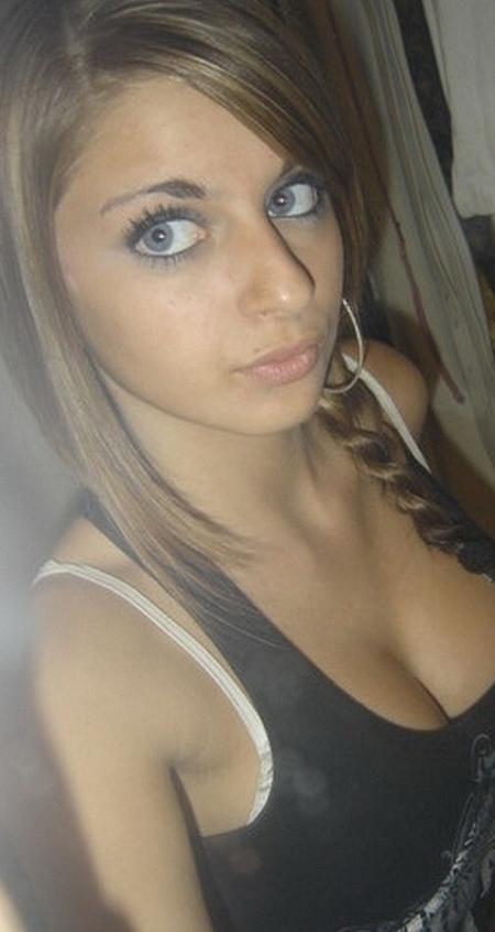15P Amateur self-shooting teens showing their bodies