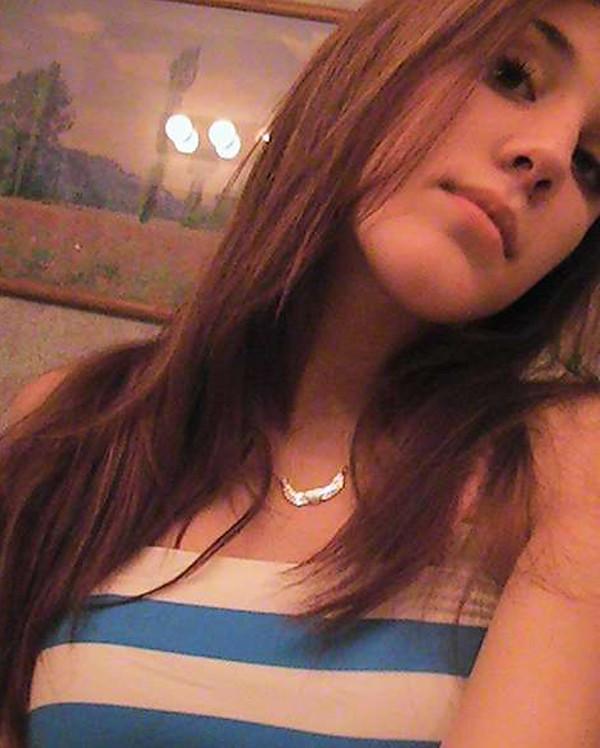 15P Collection of nice selfpics of naughty chicks