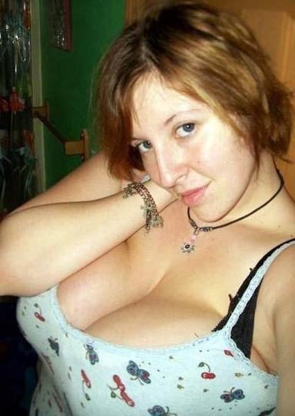 15P Various stupid sluts showing cleavage