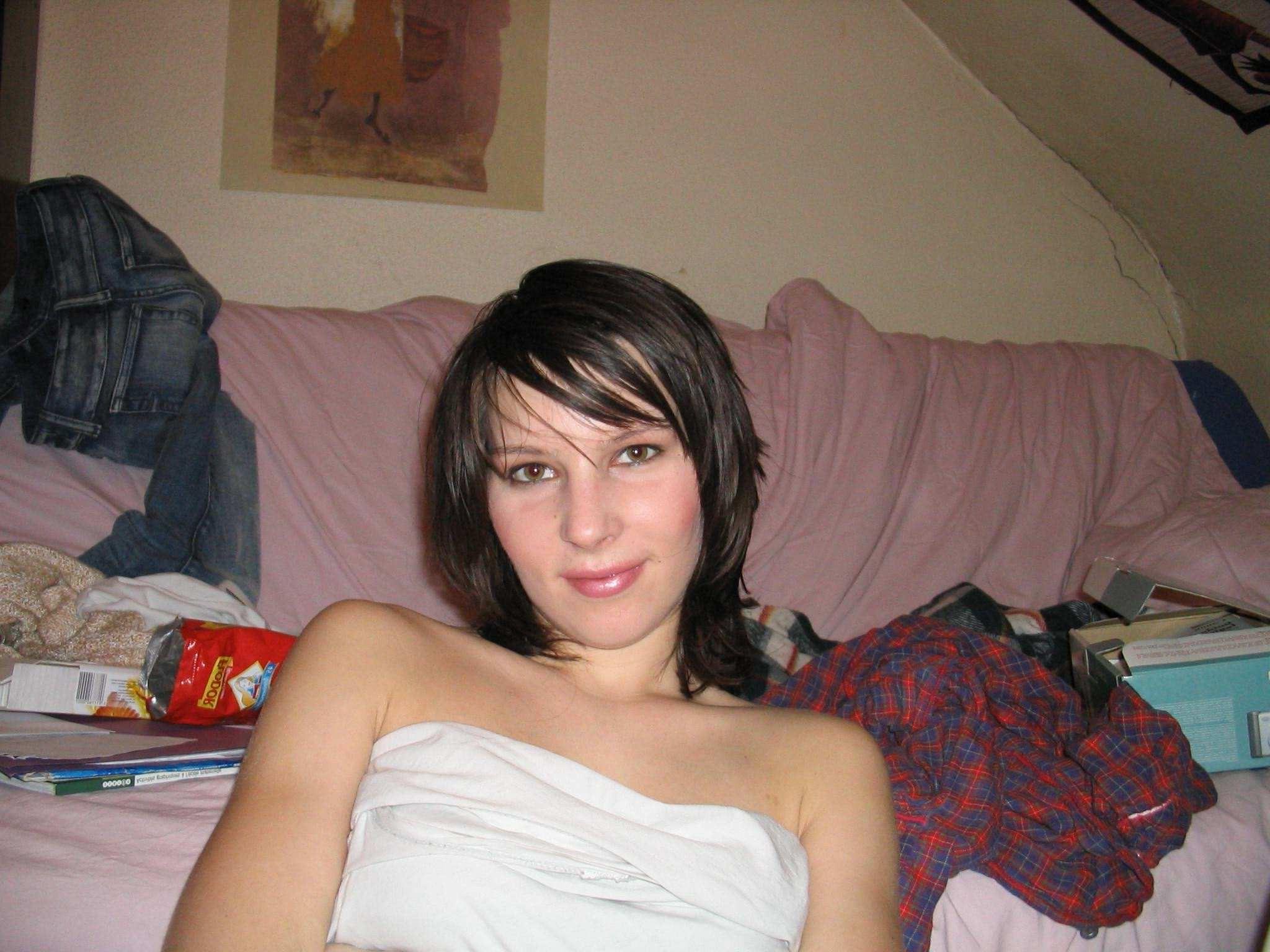 16P Different naughty poses of a young and hot sex kitten
