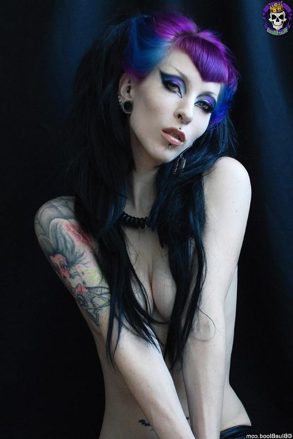 15P Gothic pinup superstar in torn fishnets and purple hair
