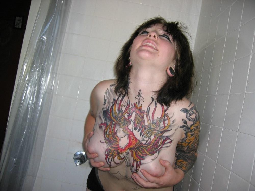 15P Tattooed Gothic Babe