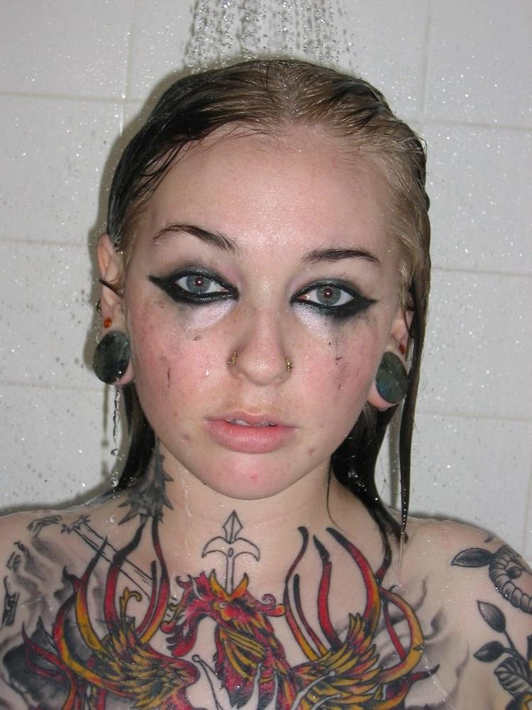15P Tattooed Gothic Babe