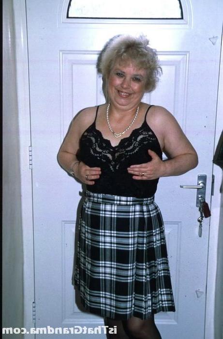 16P Grandma naked