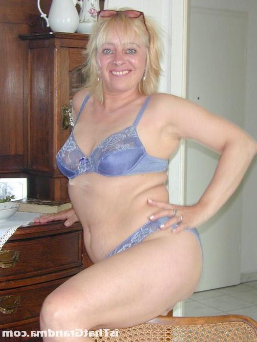16P Grandma naked