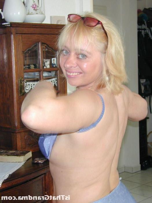 16P Grandma naked