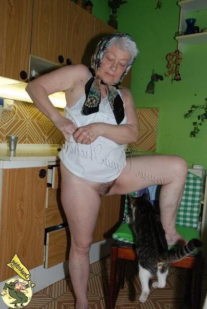 10P watch nice grannies